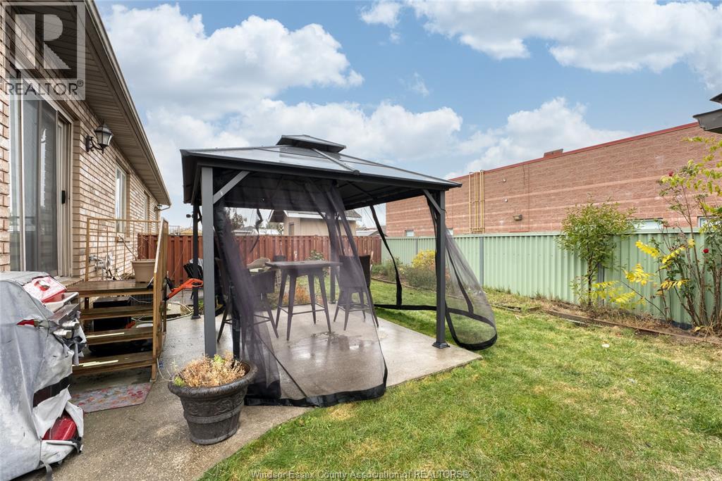 11460 Timber Bay Crescent, Windsor, Ontario N8R 2K9 - Photo 39 - 25028337