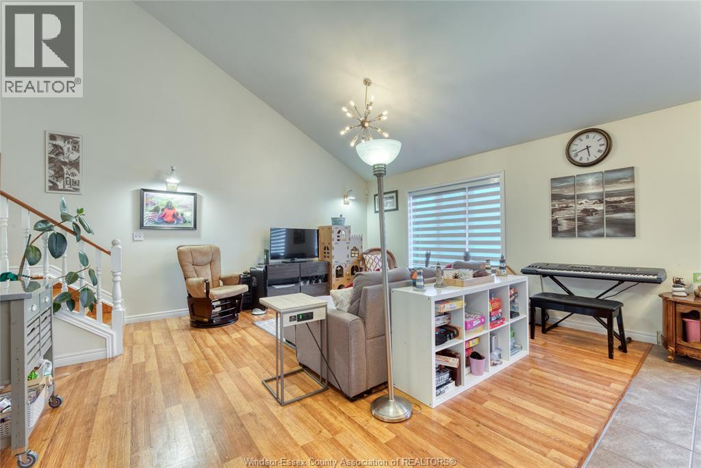 11460 Timber Bay Crescent, Windsor, Ontario N8R 2K9 - Photo 9 - 25028337