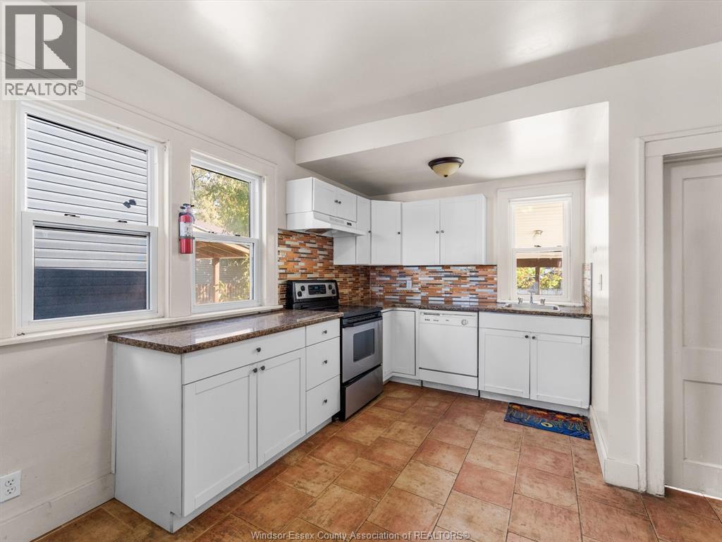 3493 Peter Street, Windsor, Ontario N9C 1J4 - Photo 8 - 25028346