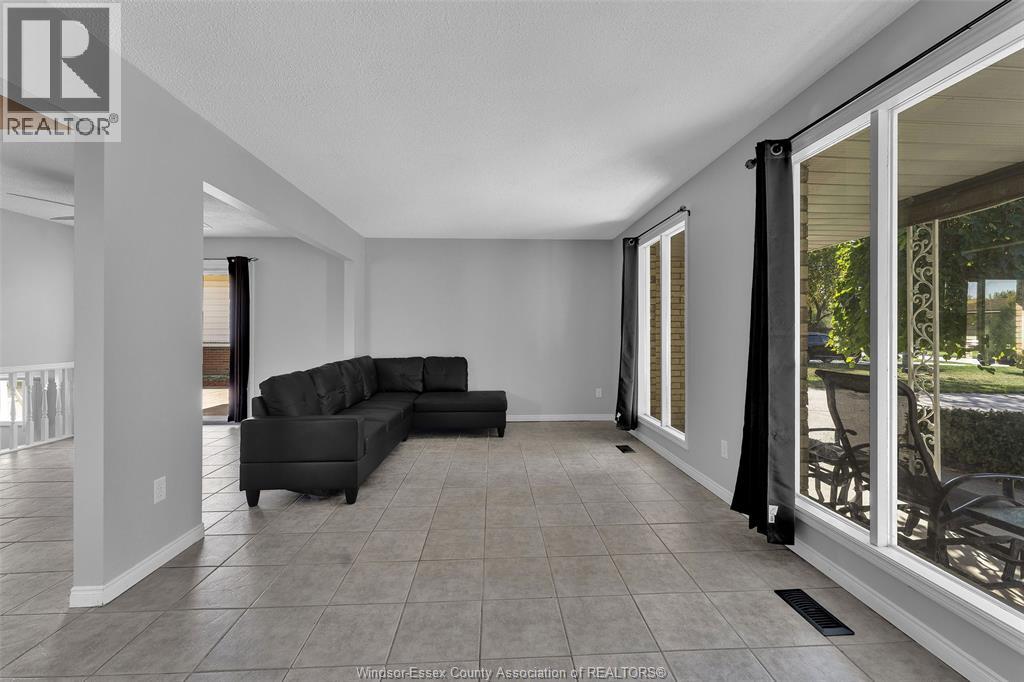 1066 Riverdale Avenue, Windsor, Ontario  N8S 3N6 - Photo 11 - 25028347
