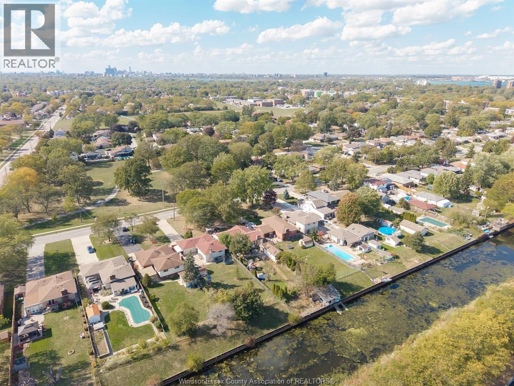 1066 Riverdale Avenue, Windsor, Ontario  N8S 3N6 - Photo 38 - 25028347