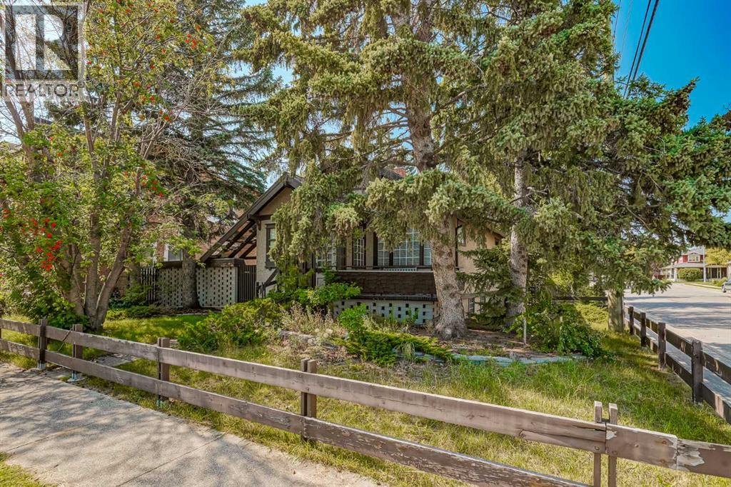 Property at 2201 26A Street SW image 4