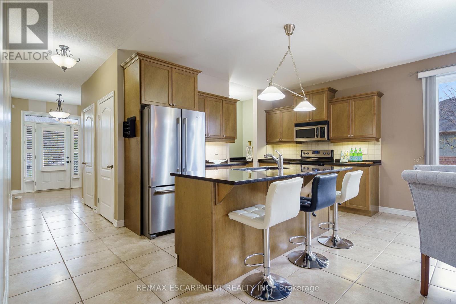 25 Sidare Court, Grimsby, Ontario L3M 4E8 - Photo 13 - X12521382