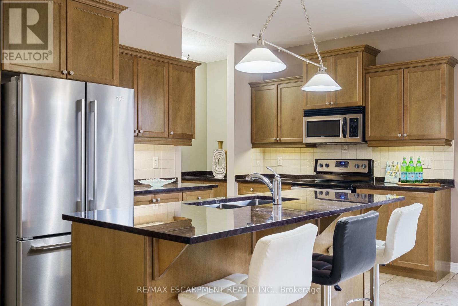 25 Sidare Court, Grimsby, Ontario L3M 4E8 - Photo 14 - X12521382