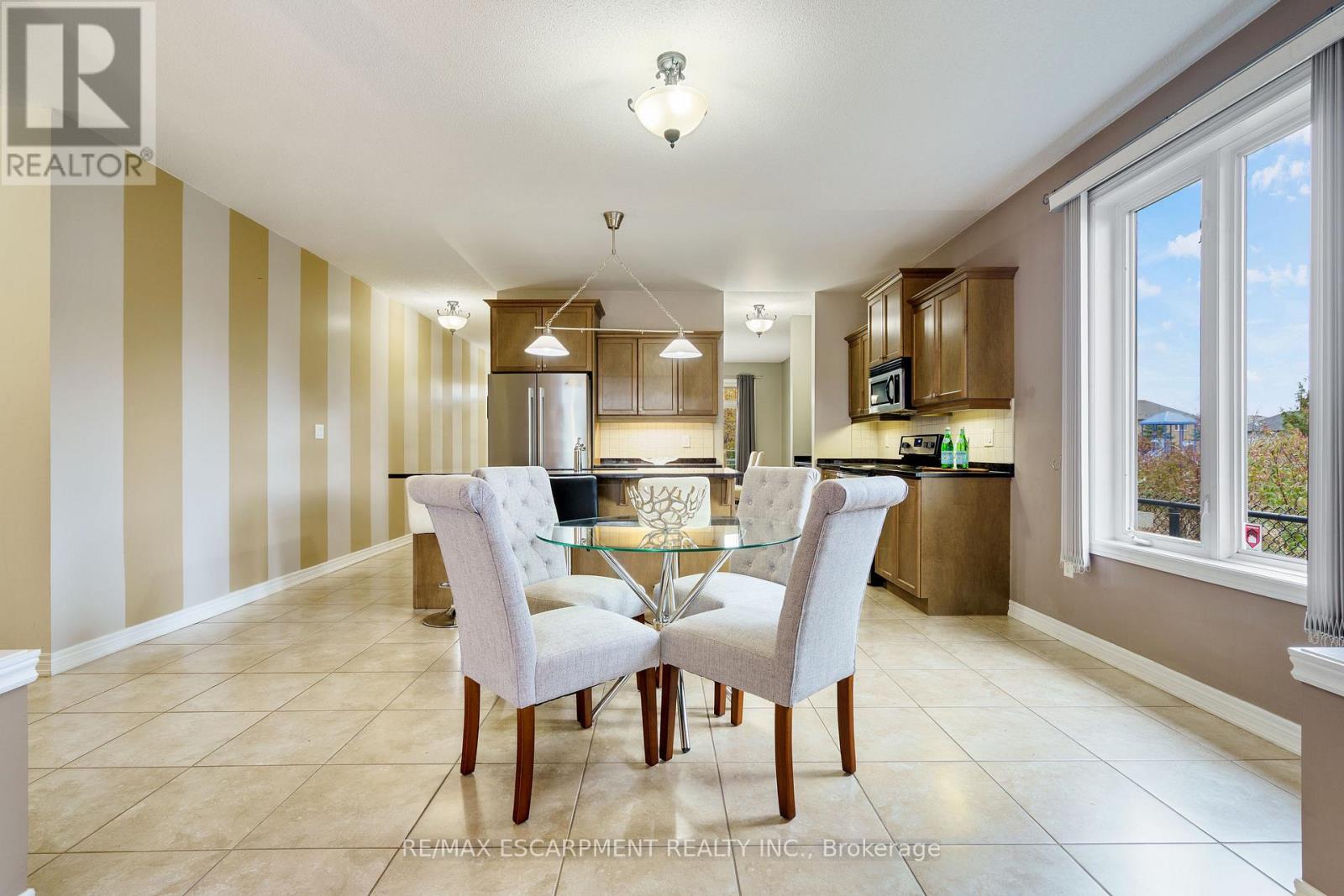 25 Sidare Court, Grimsby, Ontario L3M 4E8 - Photo 16 - X12521382