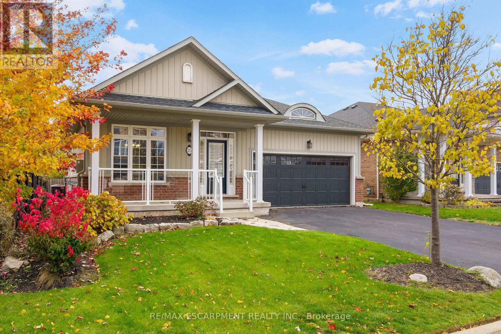 25 Sidare Court, Grimsby, Ontario L3M 4E8 - Photo 2 - X12521382