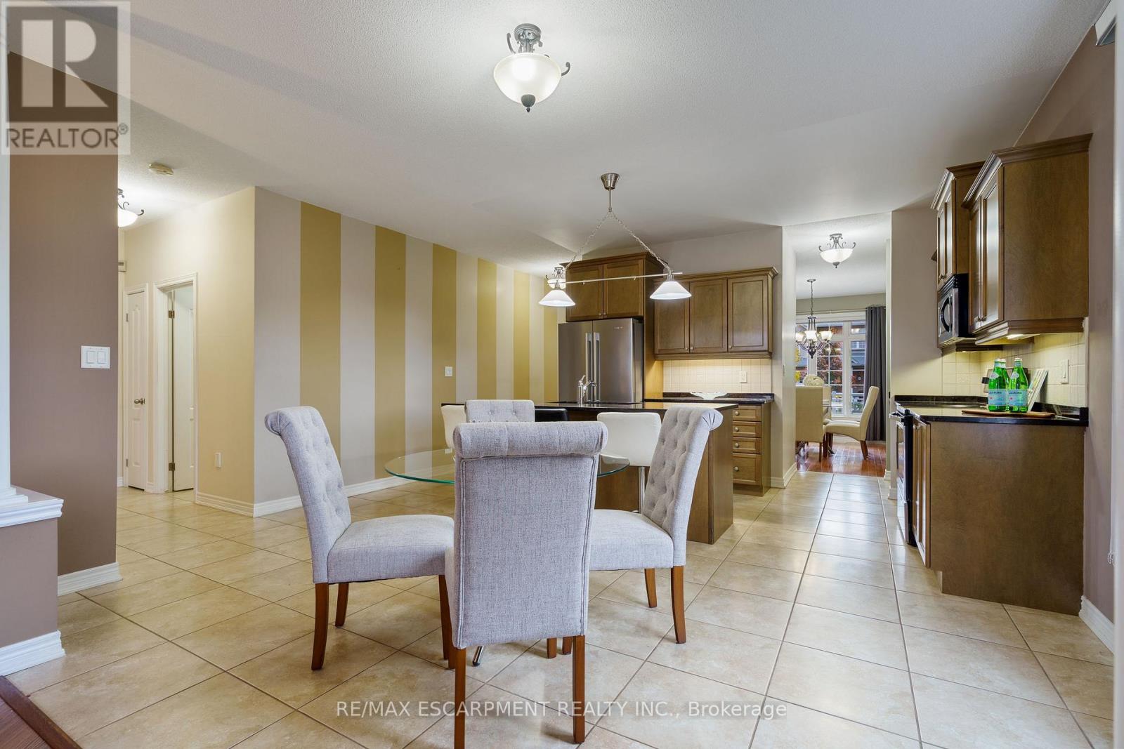 25 Sidare Court, Grimsby, Ontario L3M 4E8 - Photo 20 - X12521382