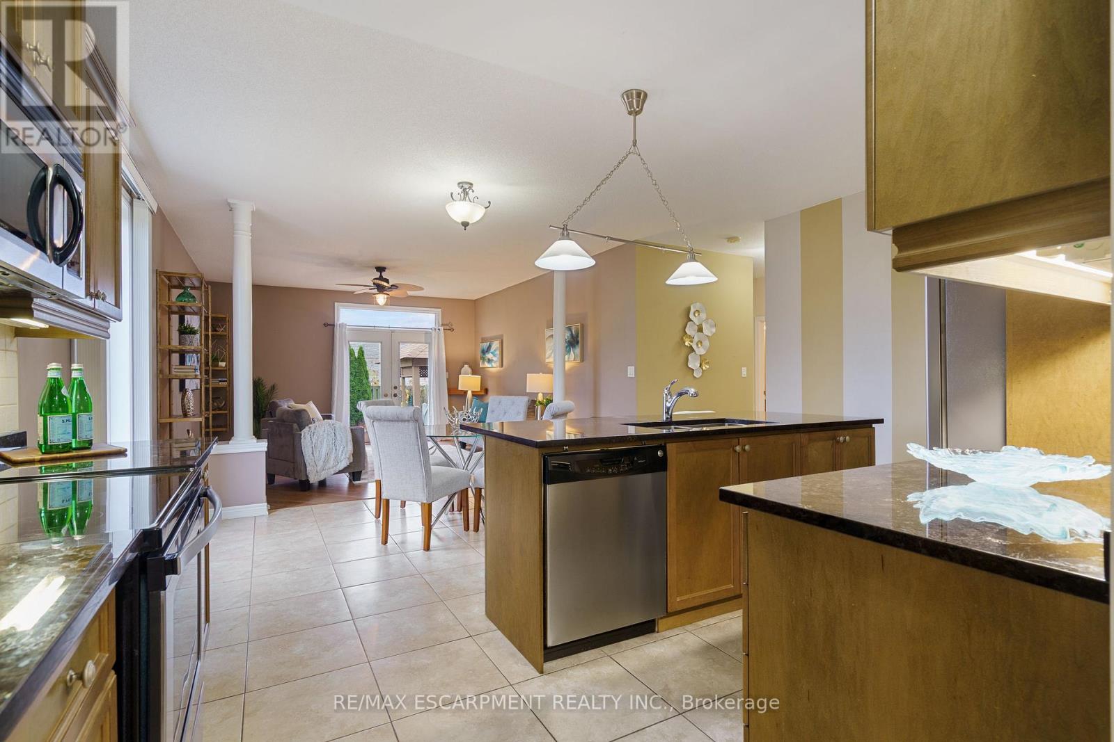 25 Sidare Court, Grimsby, Ontario L3M 4E8 - Photo 23 - X12521382