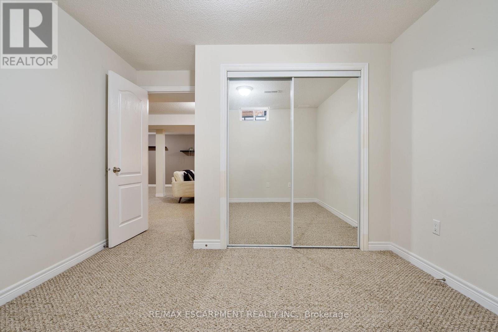 25 Sidare Court, Grimsby, Ontario L3M 4E8 - Photo 41 - X12521382