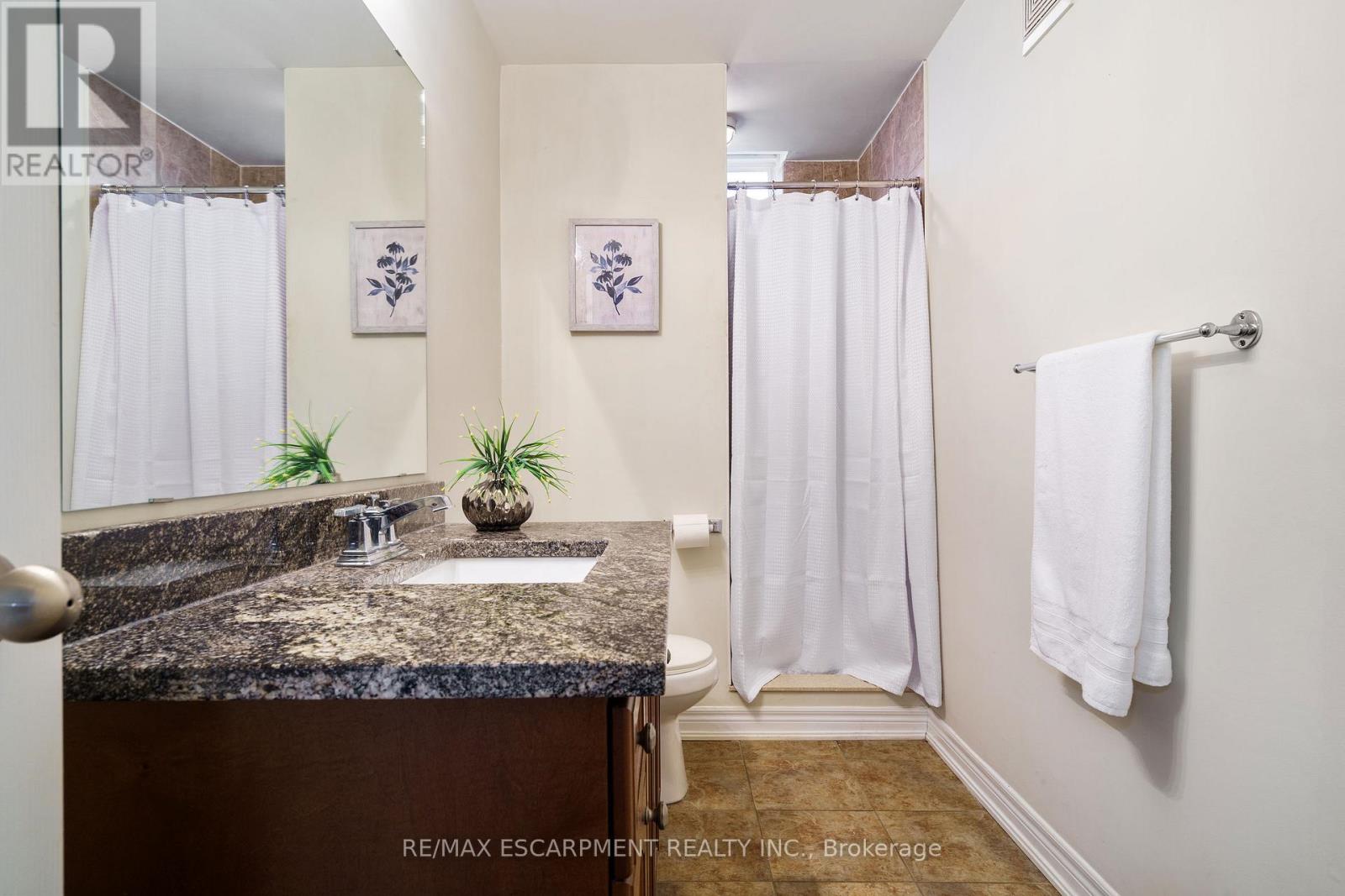 25 Sidare Court, Grimsby, Ontario L3M 4E8 - Photo 42 - X12521382