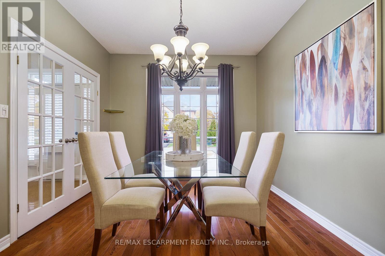 25 Sidare Court, Grimsby, Ontario L3M 4E8 - Photo 8 - X12521382