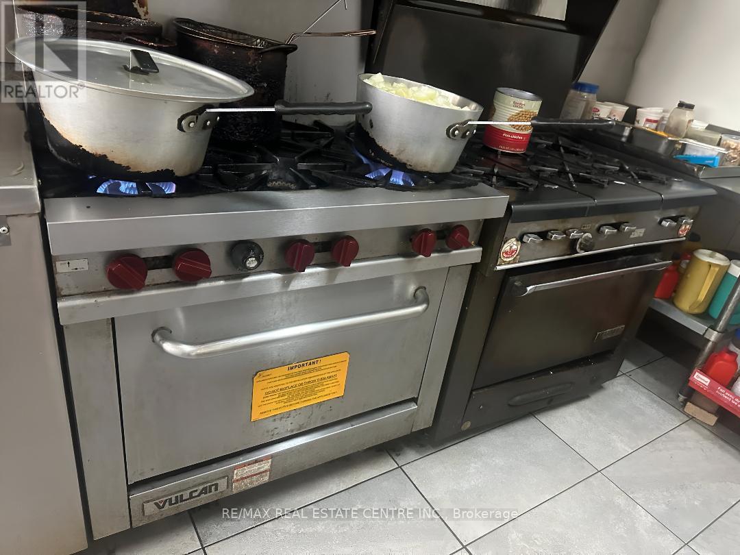 126 St. Paul Street, St. Catharines, Ontario  L2R 3M2 - Photo 15 - X12521384