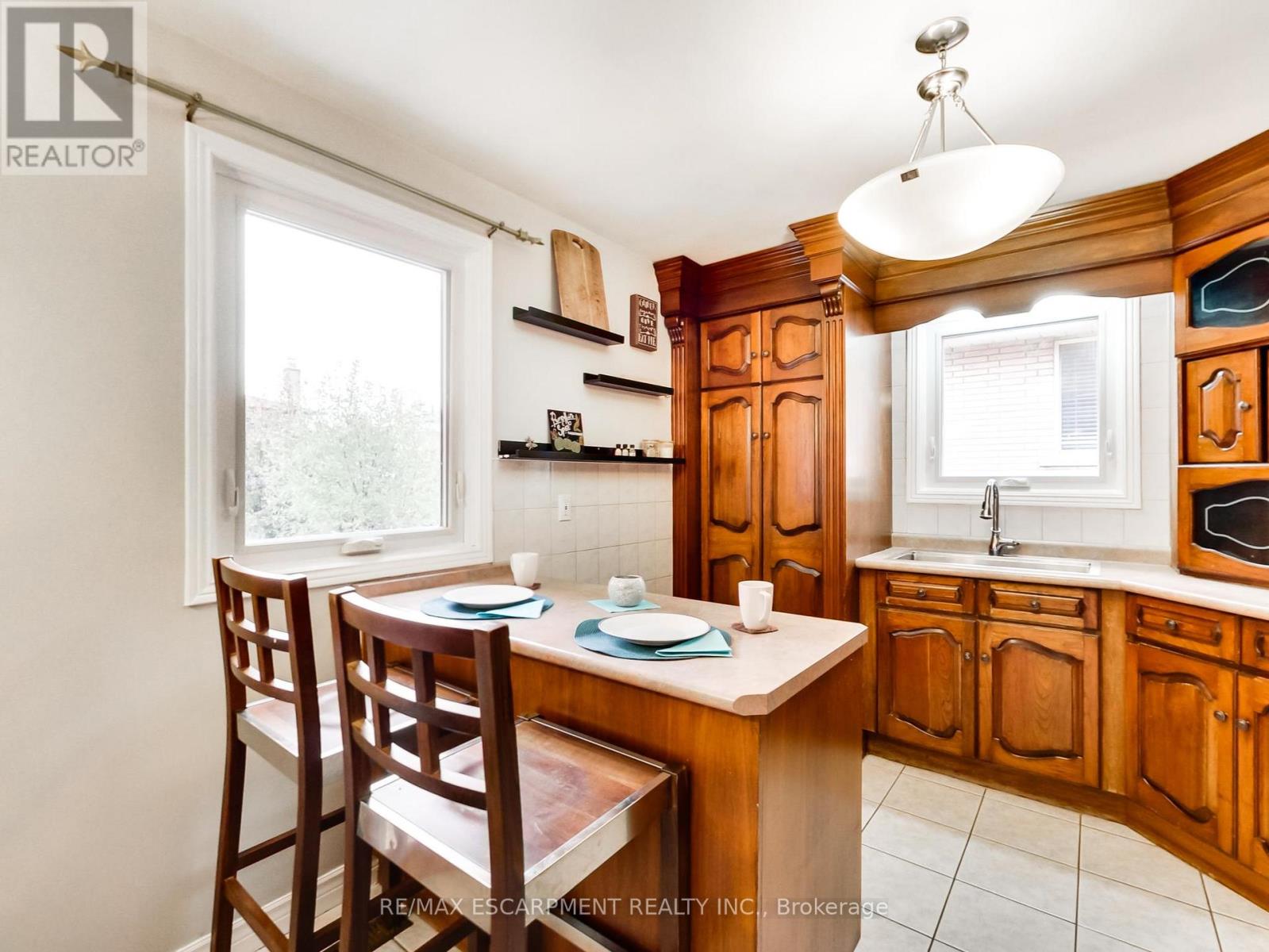 18 Pavarotti Court, Hamilton (Gershome), Ontario  L8G 4P8 - Photo 13 - X12521462