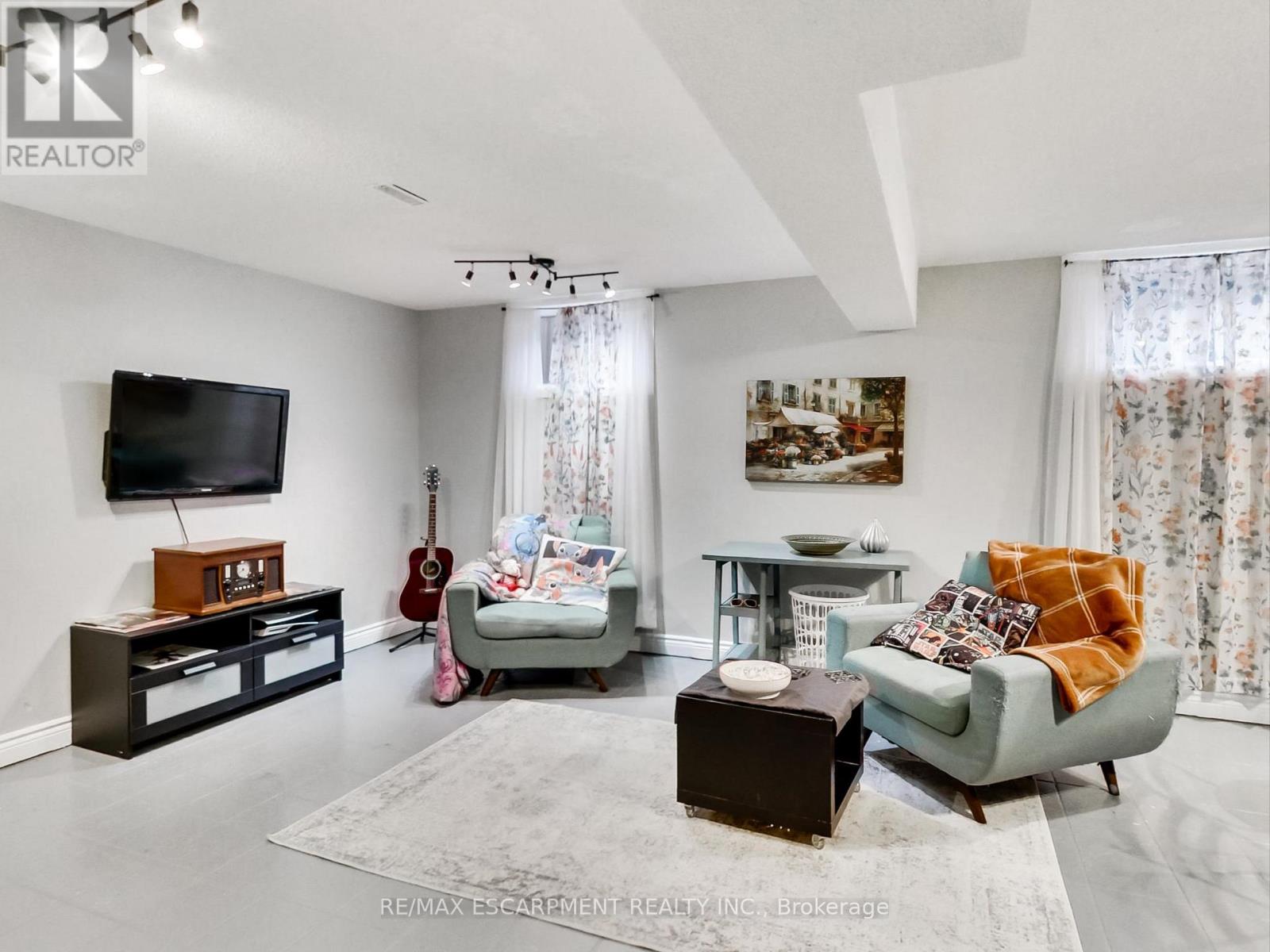 18 Pavarotti Court, Hamilton (Gershome), Ontario  L8G 4P8 - Photo 35 - X12521462