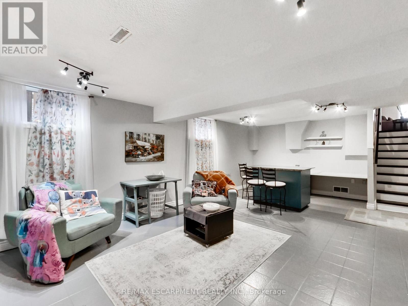 18 Pavarotti Court, Hamilton (Gershome), Ontario  L8G 4P8 - Photo 36 - X12521462