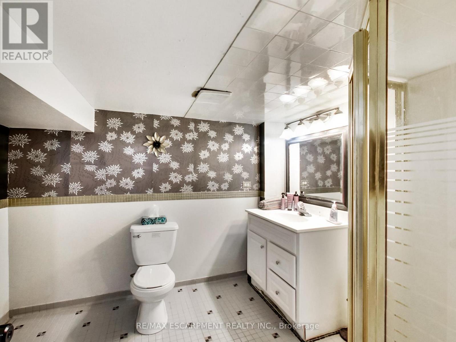 18 Pavarotti Court, Hamilton (Gershome), Ontario  L8G 4P8 - Photo 40 - X12521462