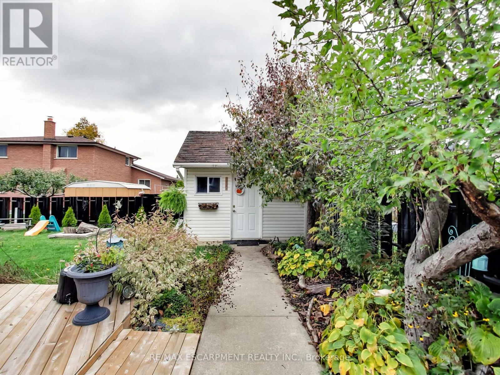 18 Pavarotti Court, Hamilton (Gershome), Ontario  L8G 4P8 - Photo 48 - X12521462