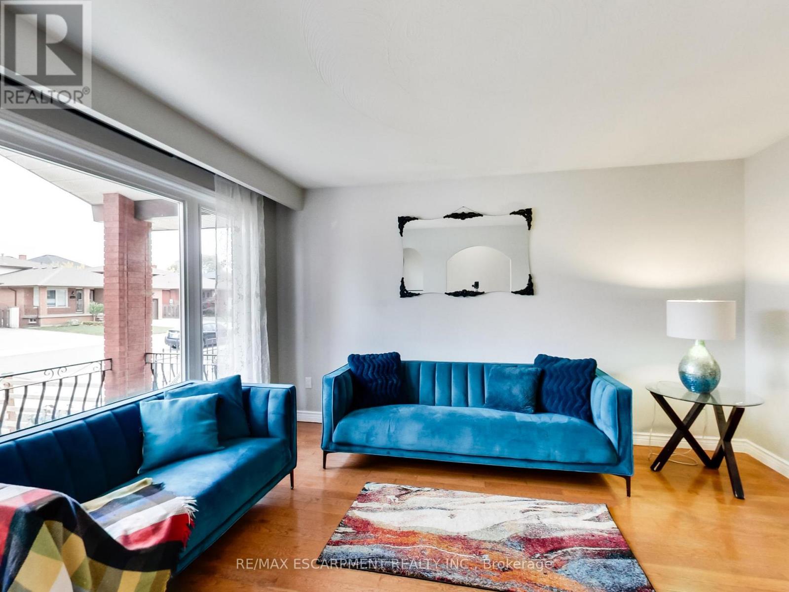 18 Pavarotti Court, Hamilton (Gershome), Ontario  L8G 4P8 - Photo 7 - X12521462