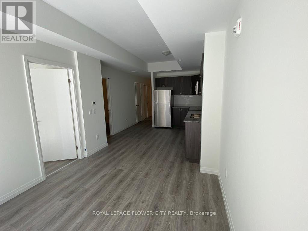 402 - 108 Garment Street, Kitchener, Ontario  N2G 2B3 - Photo 2 - X12521550