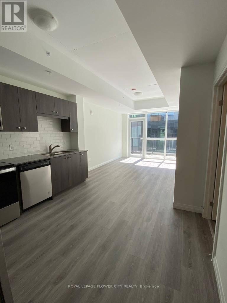 402 - 108 Garment Street, Kitchener, Ontario  N2G 2B3 - Photo 4 - X12521550