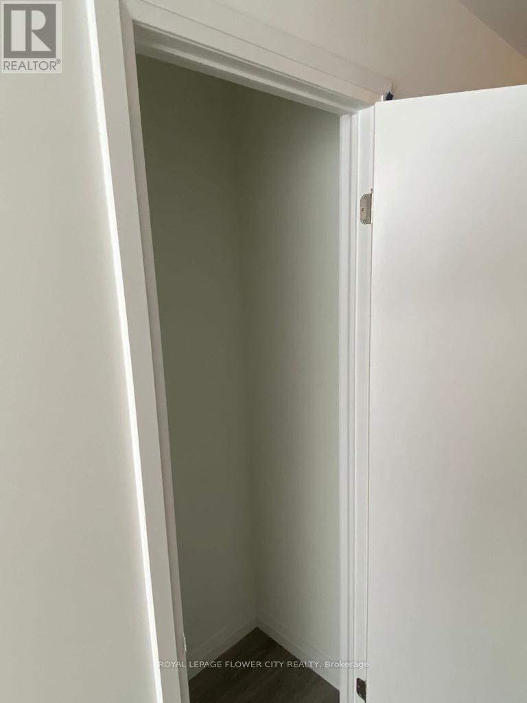 402 - 108 Garment Street, Kitchener, Ontario  N2G 2B3 - Photo 7 - X12521550