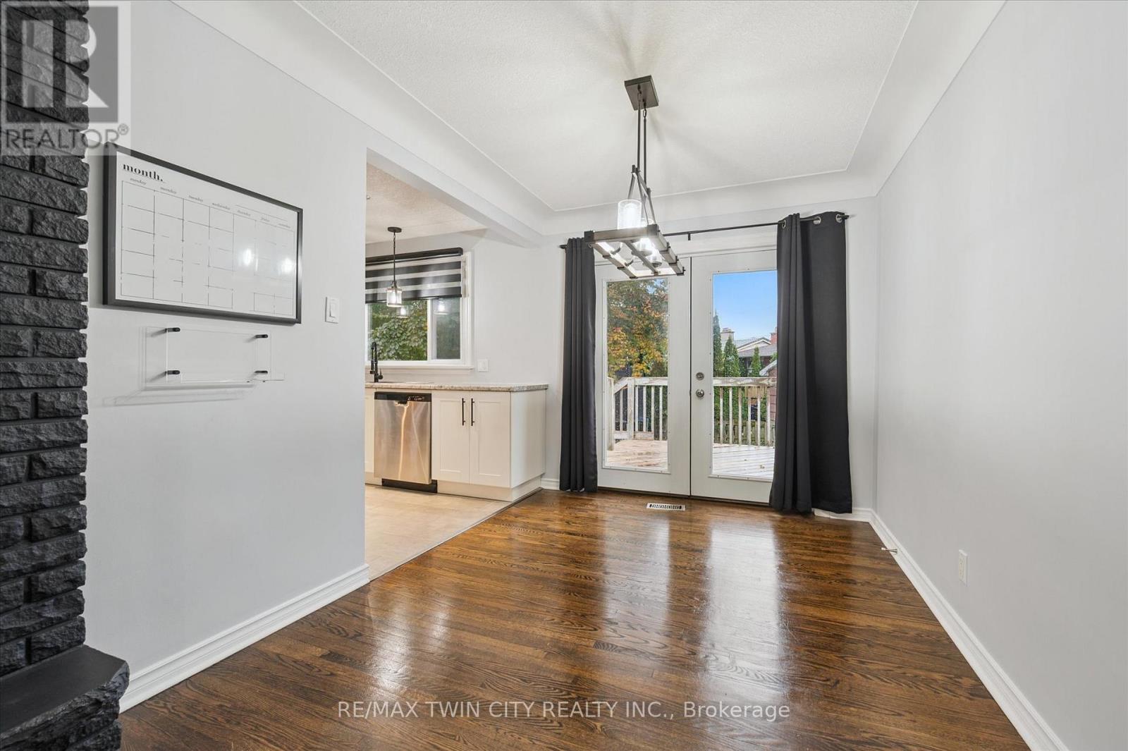 944 Concession Drive, Cambridge, Ontario  N3H 4L6 - Photo 11 - X12521620