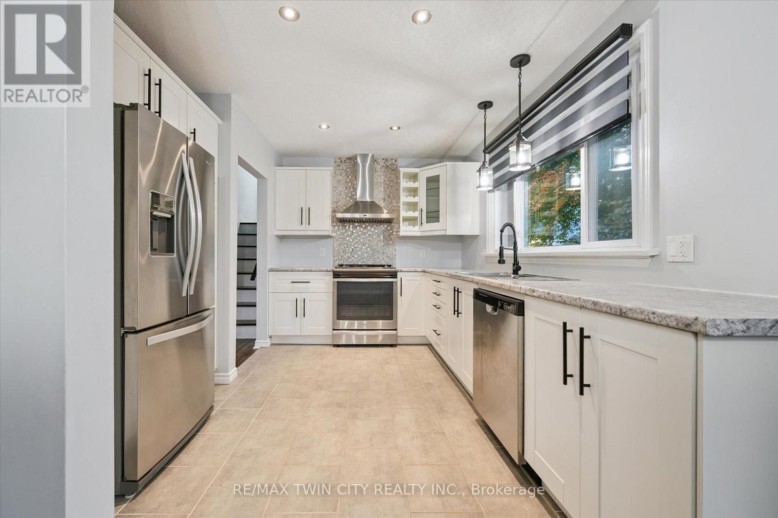 944 Concession Drive, Cambridge, Ontario  N3H 4L6 - Photo 14 - X12521620