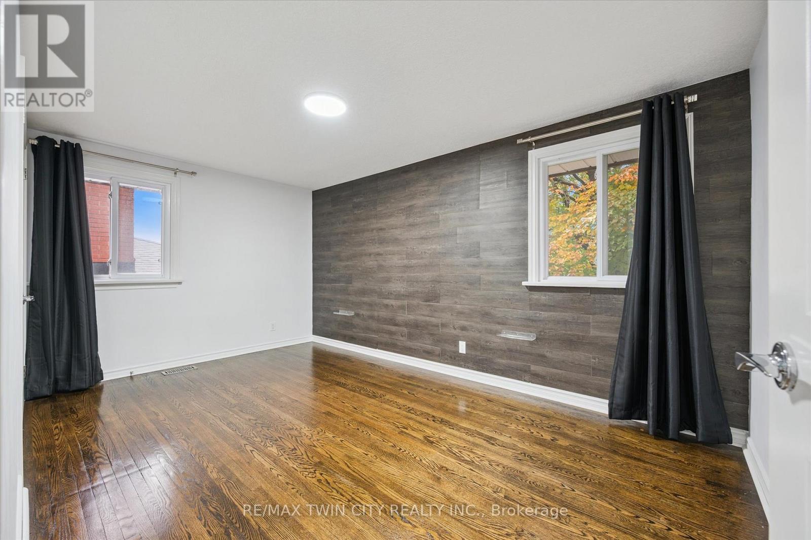 944 Concession Drive, Cambridge, Ontario  N3H 4L6 - Photo 22 - X12521620