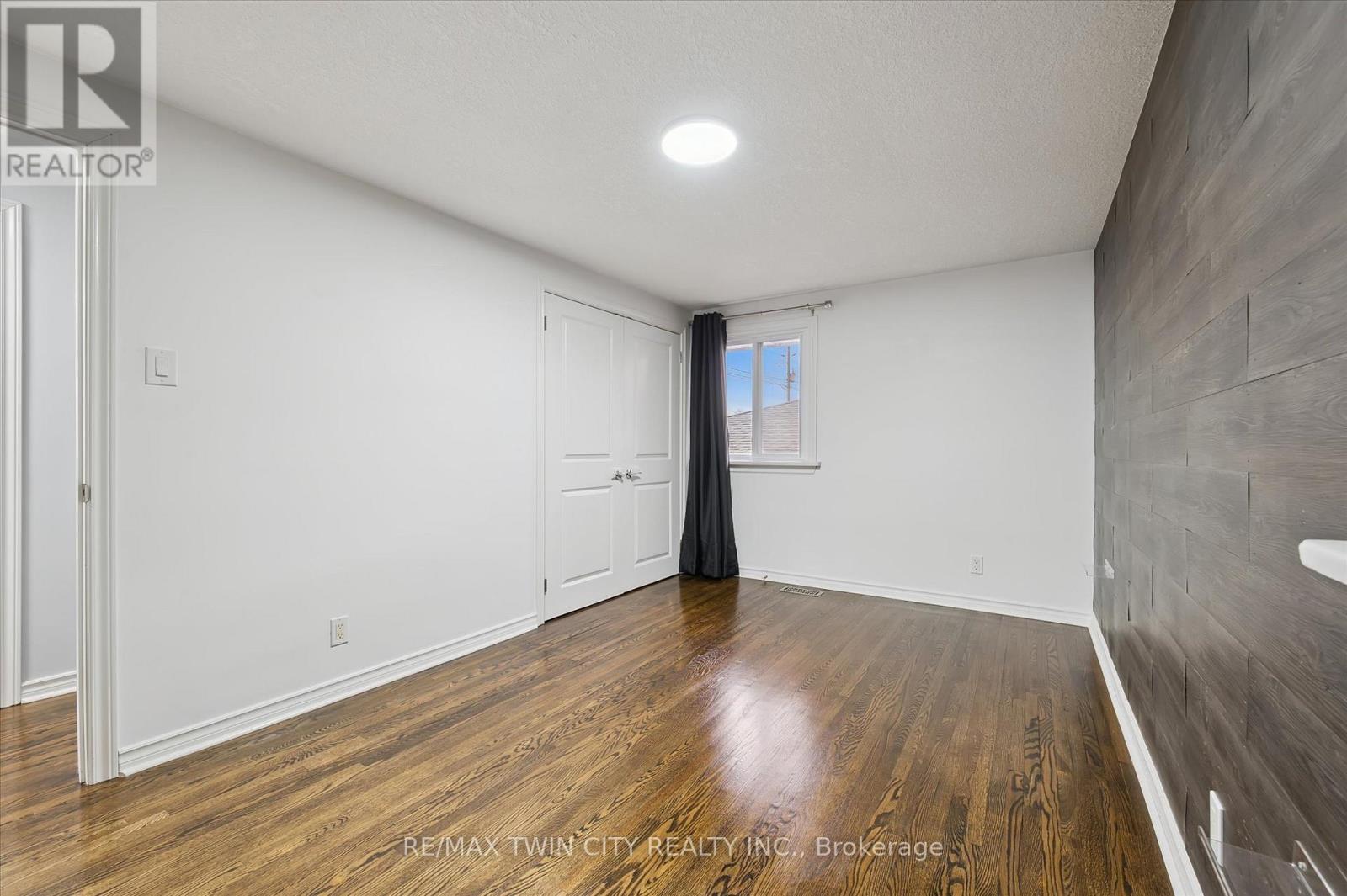 944 Concession Drive, Cambridge, Ontario  N3H 4L6 - Photo 23 - X12521620