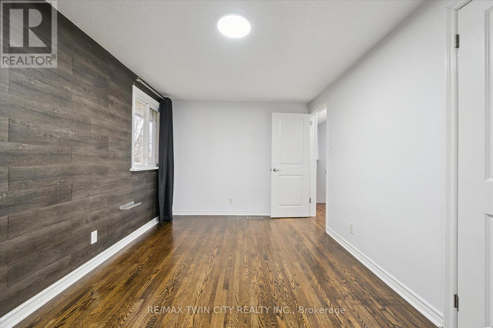 944 Concession Drive, Cambridge, Ontario  N3H 4L6 - Photo 24 - X12521620