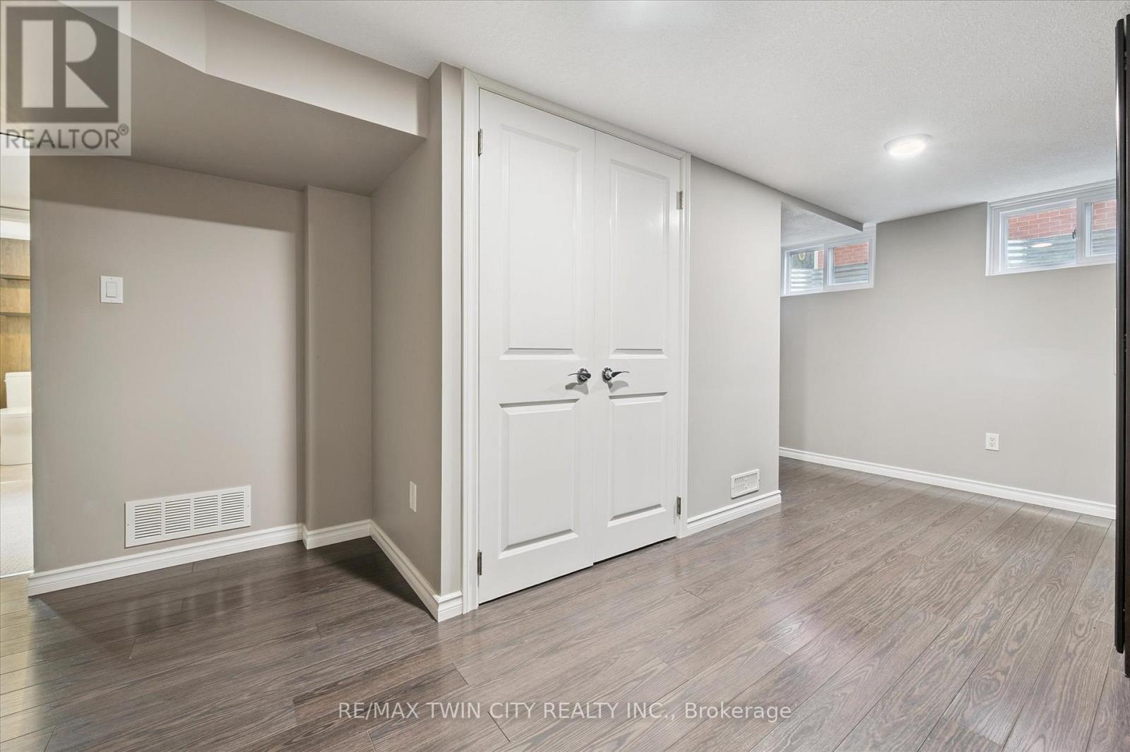 944 Concession Drive, Cambridge, Ontario  N3H 4L6 - Photo 30 - X12521620