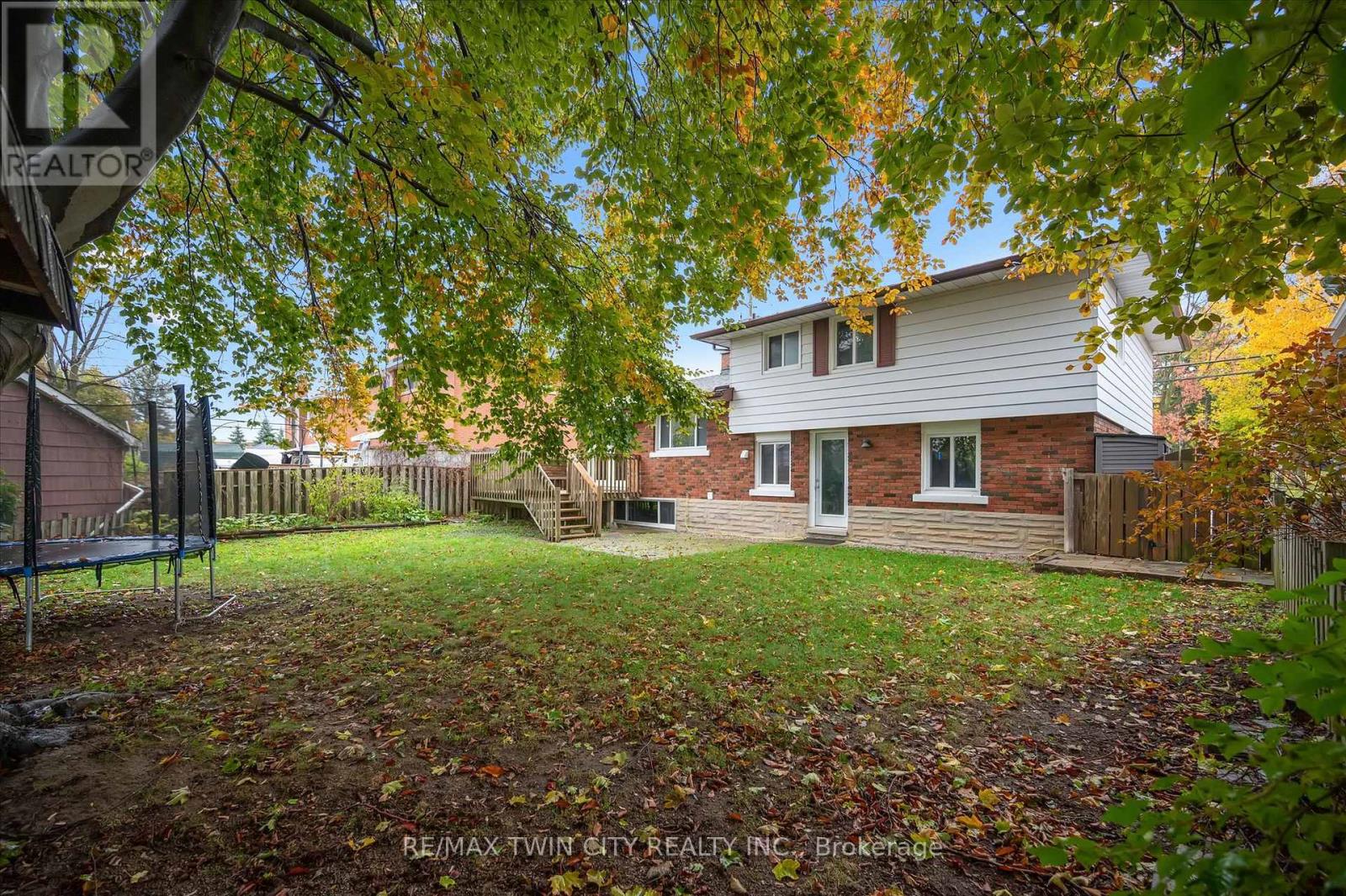 944 Concession Drive, Cambridge, Ontario  N3H 4L6 - Photo 38 - X12521620