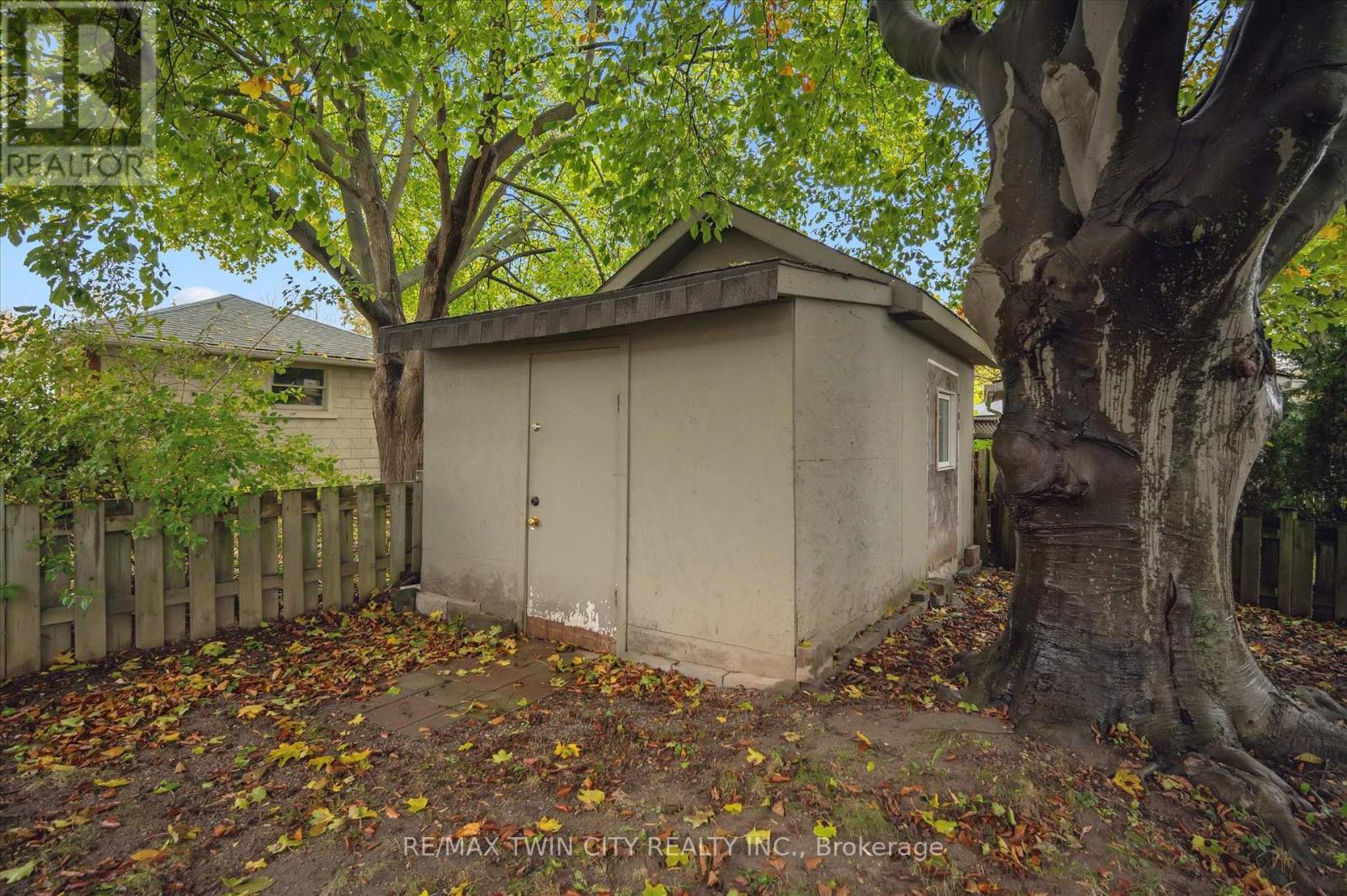 944 Concession Drive, Cambridge, Ontario  N3H 4L6 - Photo 40 - X12521620