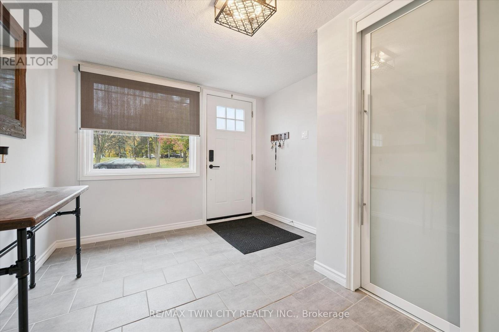 944 Concession Drive, Cambridge, Ontario  N3H 4L6 - Photo 5 - X12521620