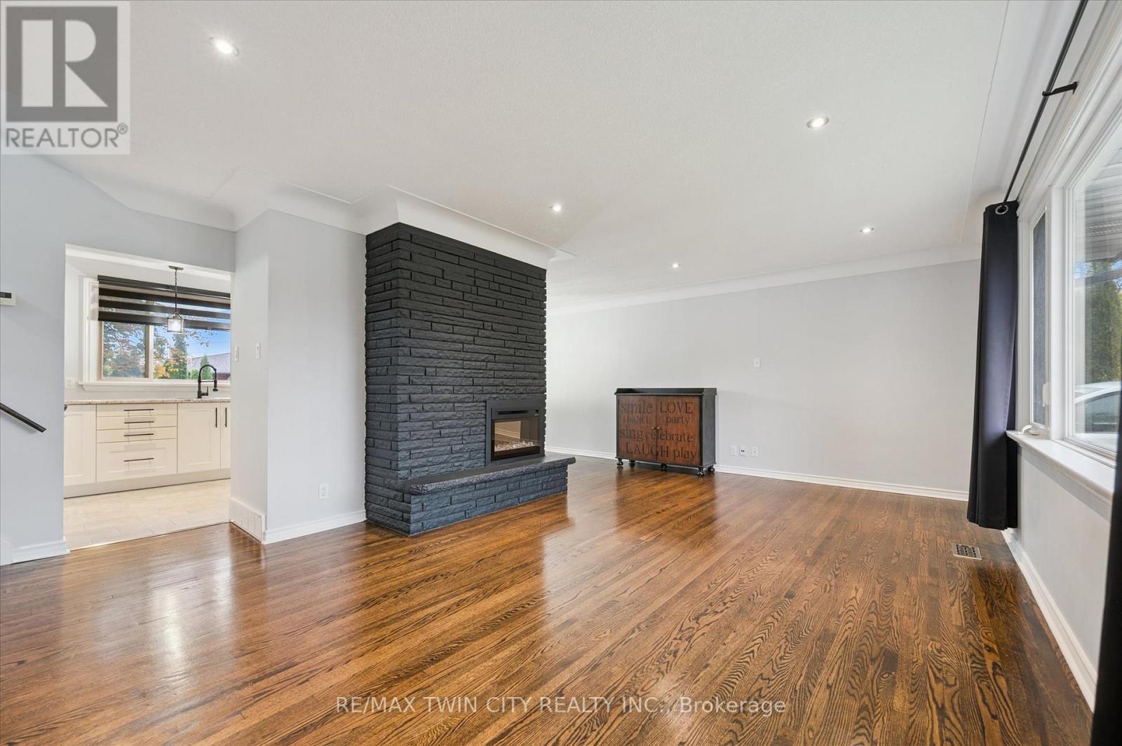 944 Concession Drive, Cambridge, Ontario  N3H 4L6 - Photo 9 - X12521620