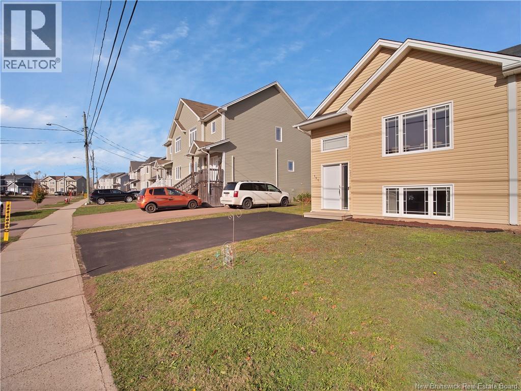 127 Coriander Street, Moncton, New Brunswick  E1G 0R9 - Photo 3 - NB129810