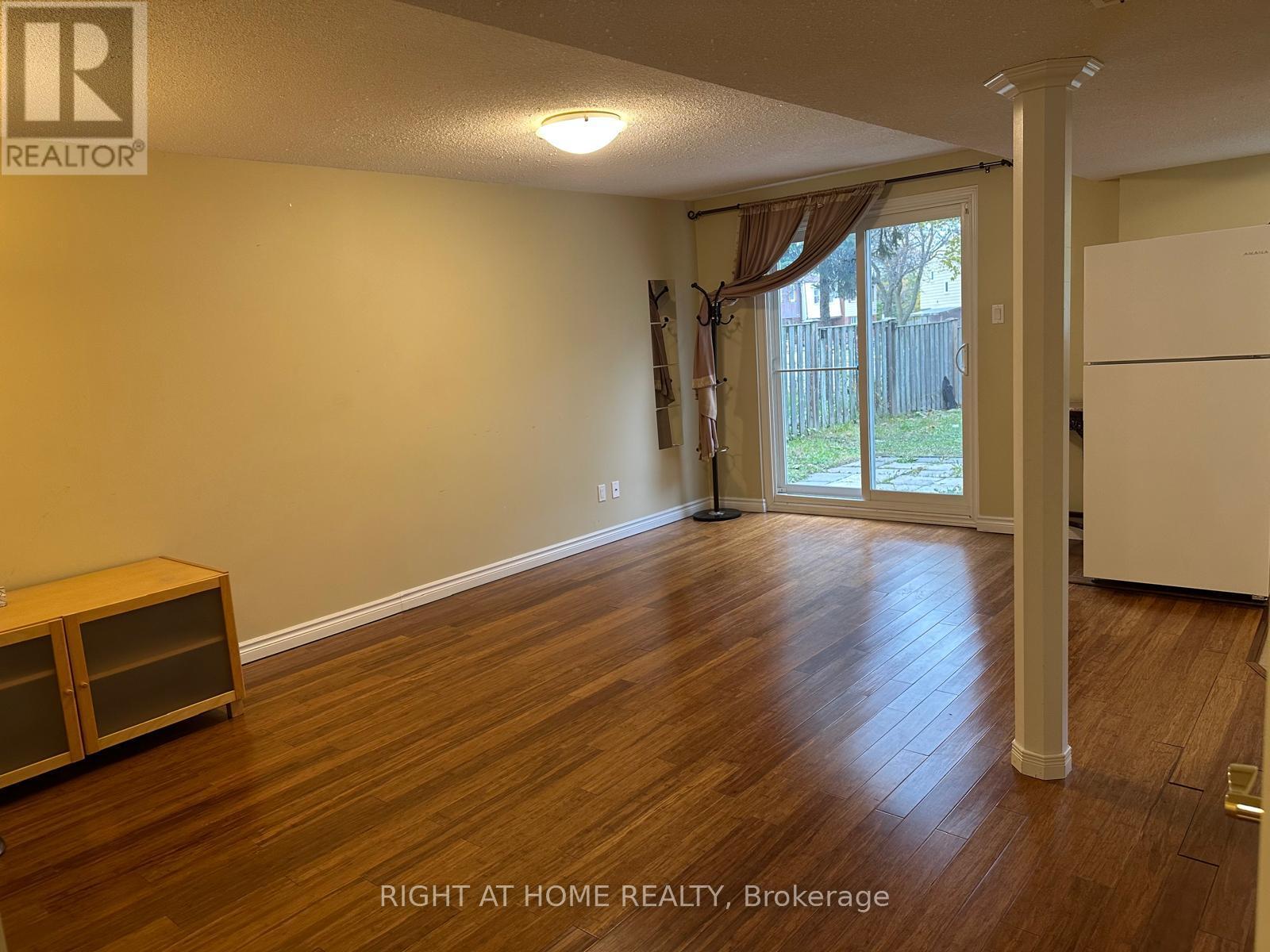 11 Myrna Lane, Toronto, Ontario M1V 3N6 - Photo 4 - E12519400