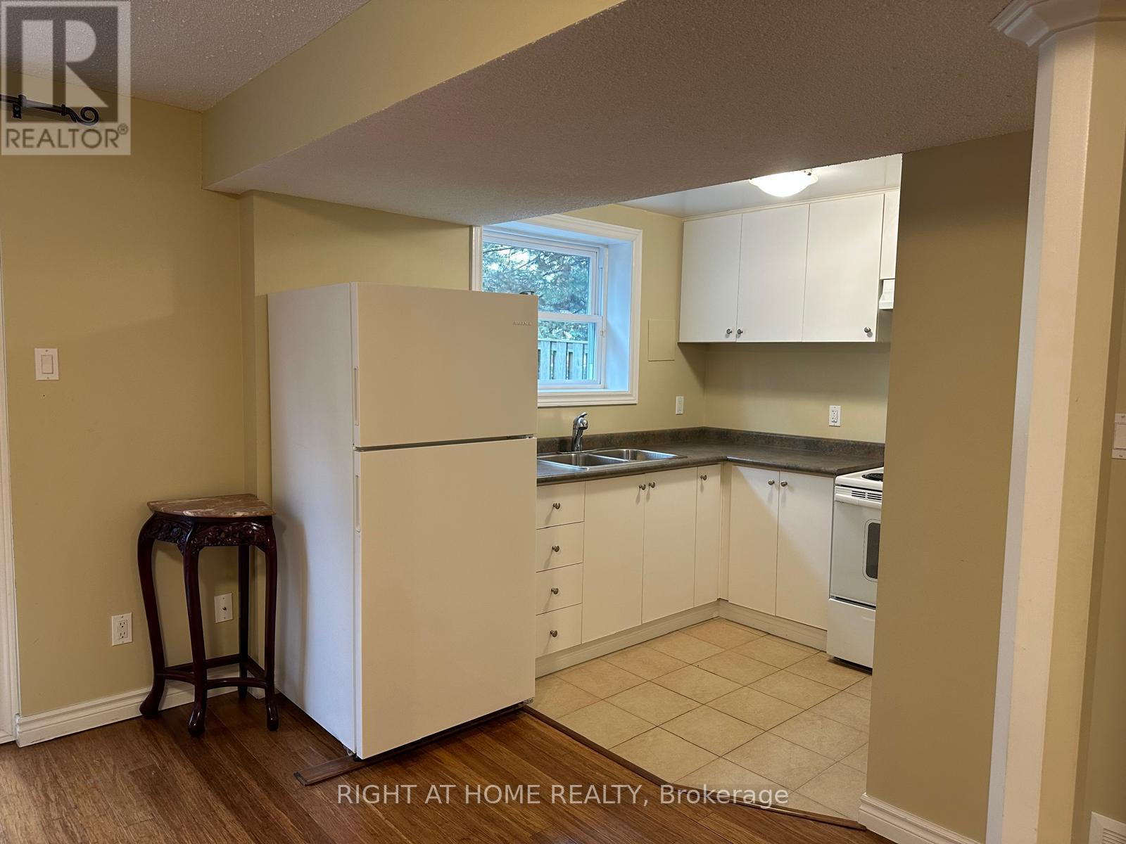 11 Myrna Lane, Toronto, Ontario M1V 3N6 - Photo 6 - E12519400