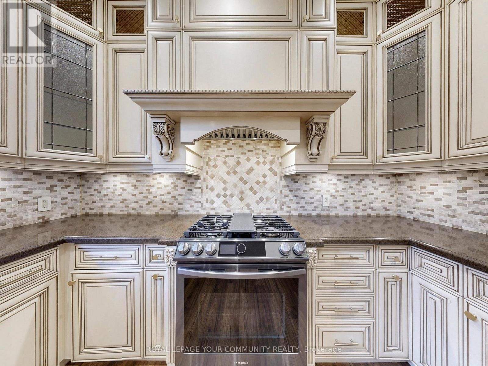 68 Regent Street, Richmond Hill, Ontario  L4C 9C5 - Photo 11 - N12521306