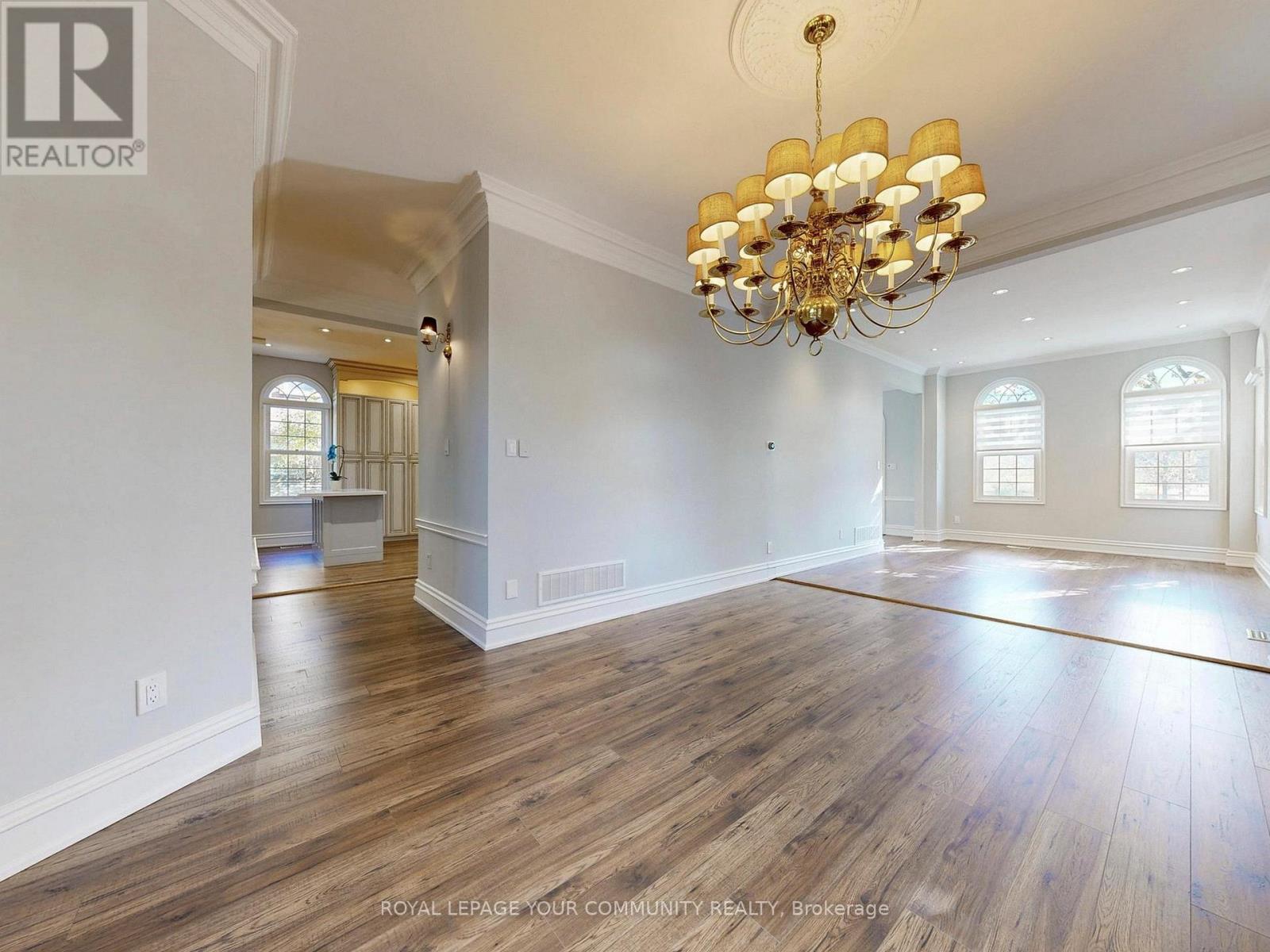 68 Regent Street, Richmond Hill, Ontario  L4C 9C5 - Photo 6 - N12521306