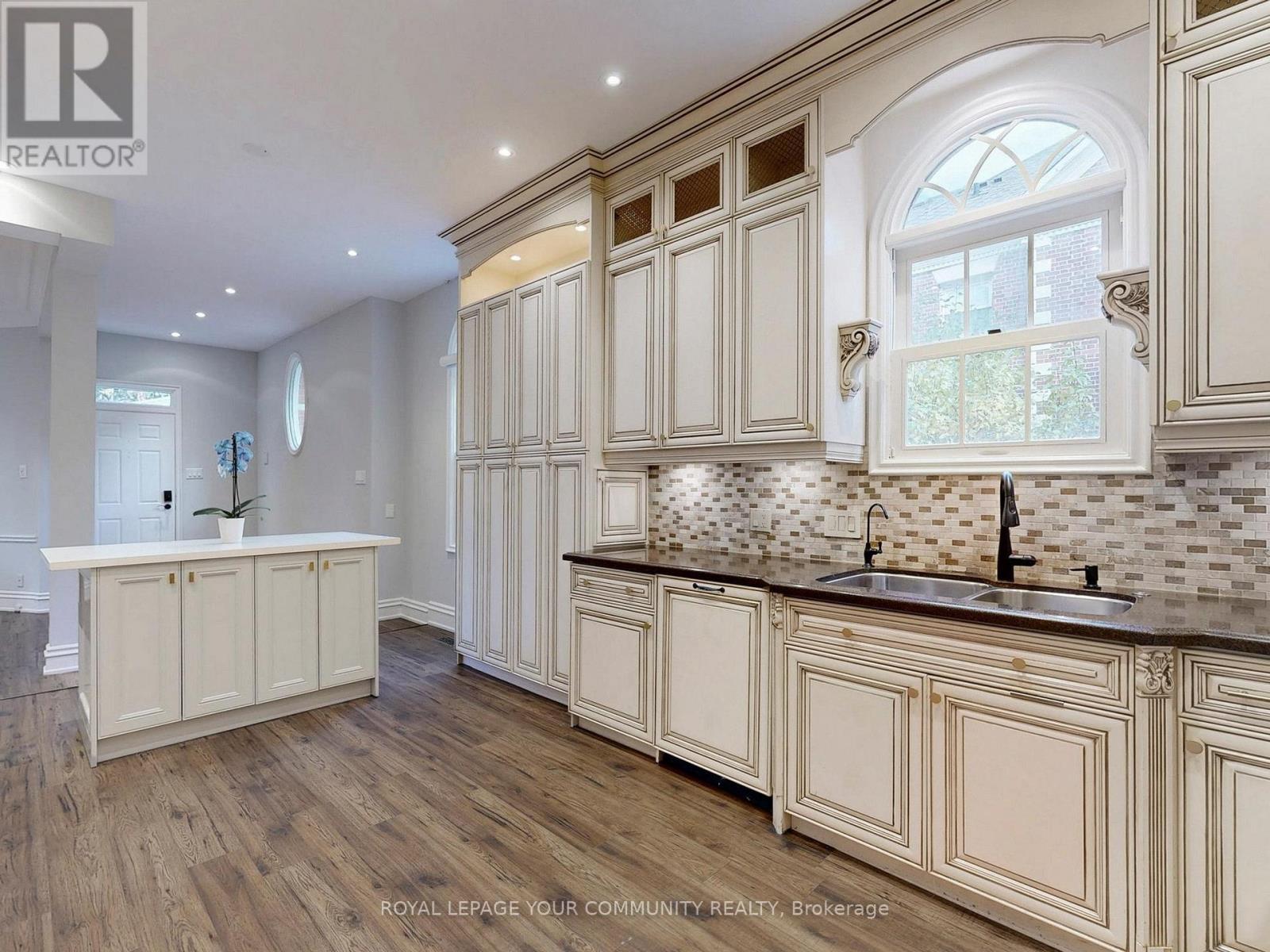 68 Regent Street, Richmond Hill, Ontario  L4C 9C5 - Photo 10 - N12521306