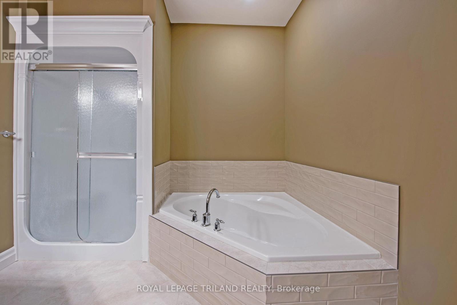 9 - 1571 Coronation Drive, London North, Ontario  N6G 5N9 - Photo 24 - X12291105