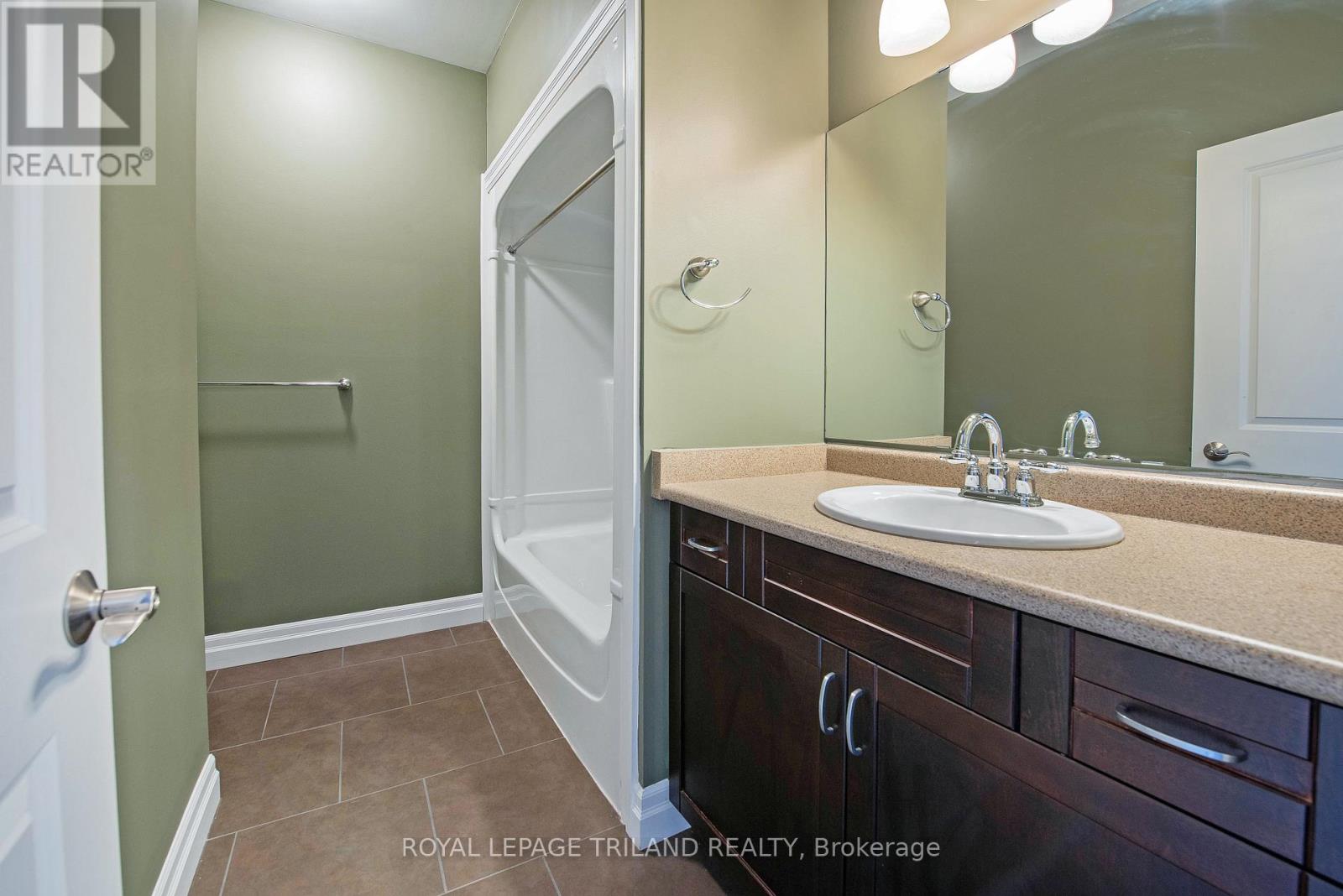 9 - 1571 Coronation Drive, London North, Ontario  N6G 5N9 - Photo 7 - X12291105