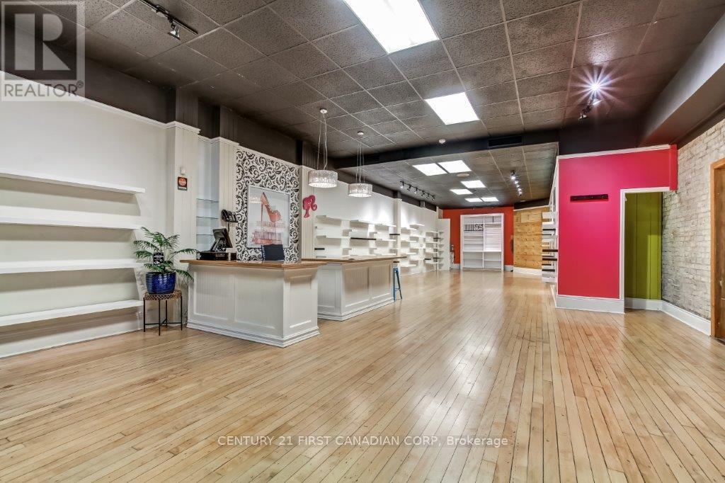 429 Talbot Street, St. Thomas, Ontario  N5P 1C1 - Photo 10 - X12466365