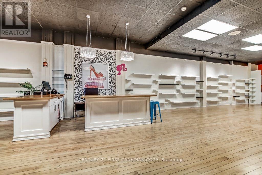 429 Talbot Street, St. Thomas, Ontario  N5P 1C1 - Photo 11 - X12466365