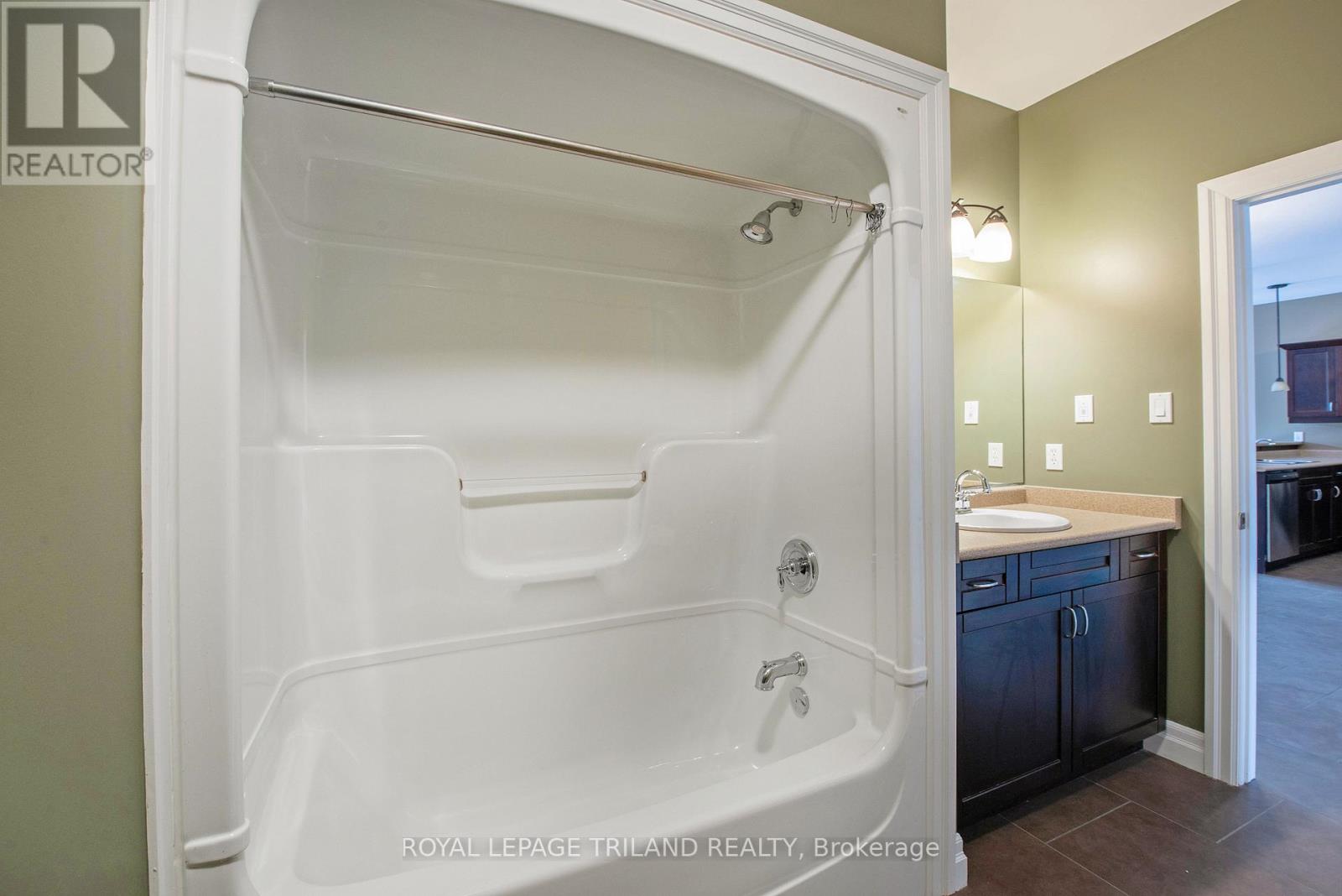 9 - 1571 Coronation Drive, London North, Ontario  N6G 5N9 - Photo 9 - X12291105