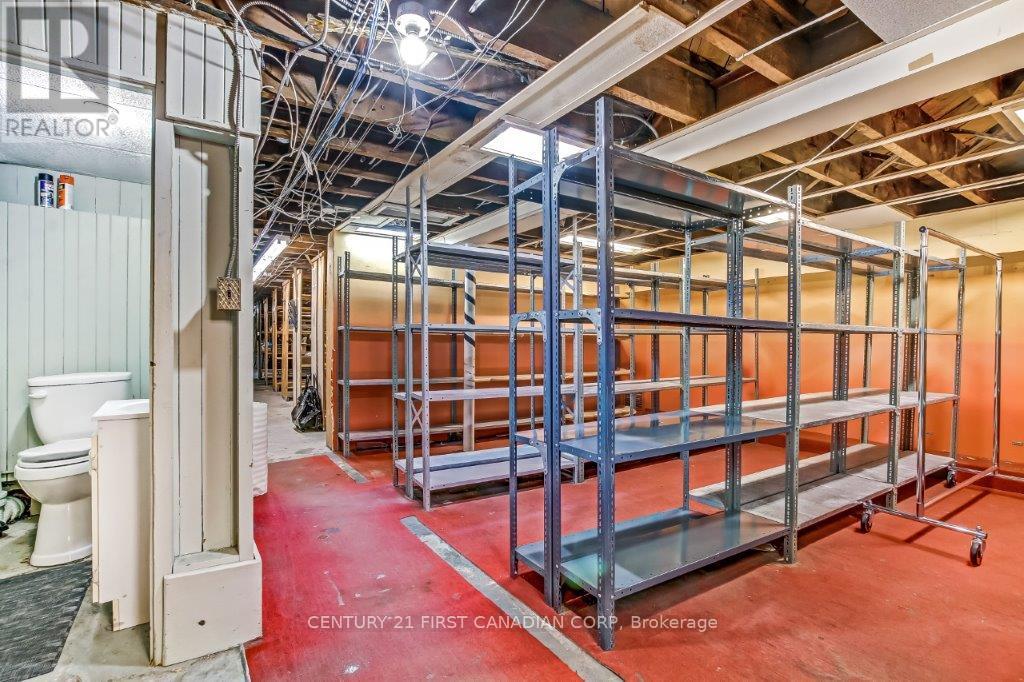 429 Talbot Street, St. Thomas, Ontario  N5P 1C1 - Photo 15 - X12466365