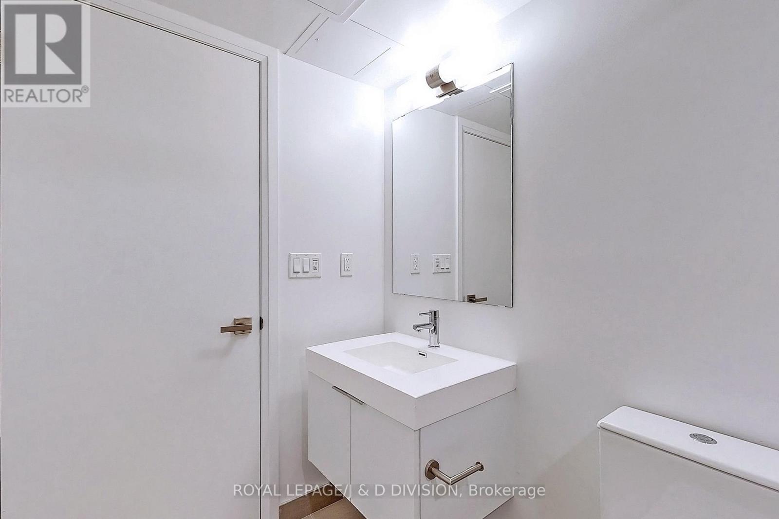 311 - 99 Foxbar Road, Toronto, Ontario  M4V 0B2 - Photo 15 - C12521716