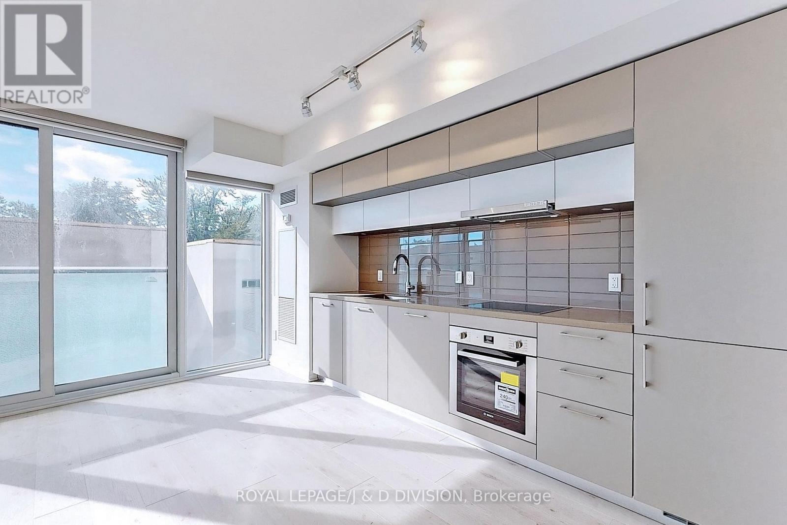 311 - 99 Foxbar Road, Toronto, Ontario  M4V 0B2 - Photo 4 - C12521716