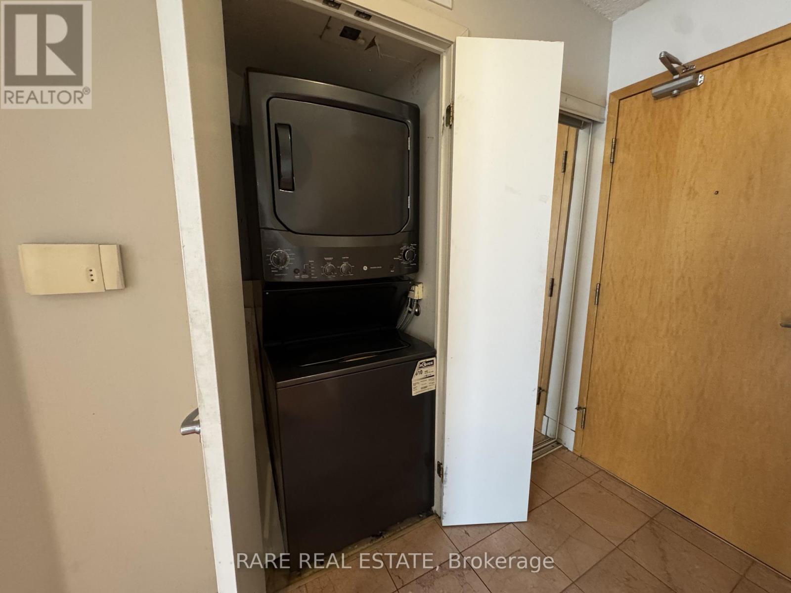 807 - 550 Queens Quay W, Toronto, Ontario  M5V 3M8 - Photo 8 - C12521744